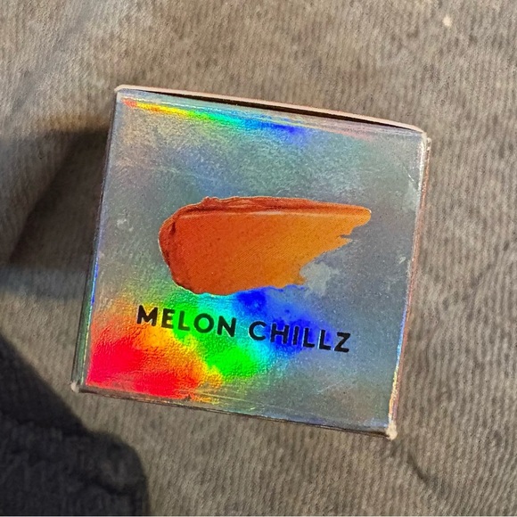 FENTY GLOSS BOMB ICE COOLING LIP LUMINIZER
MELON CHILLZ - Picture 4 of 4